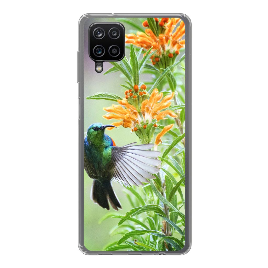 MuchoWow Handyhülle Schutzhülle Hülle für Samsung Galaxy A12 Nahaufnahme eines bunten Vogels neben Pflanzen mit orangefarbenen Blüten Siliko...