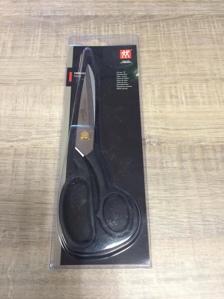 Ciseaux couture Zwilling 210 mm fini les tissus effilochés et fatigués