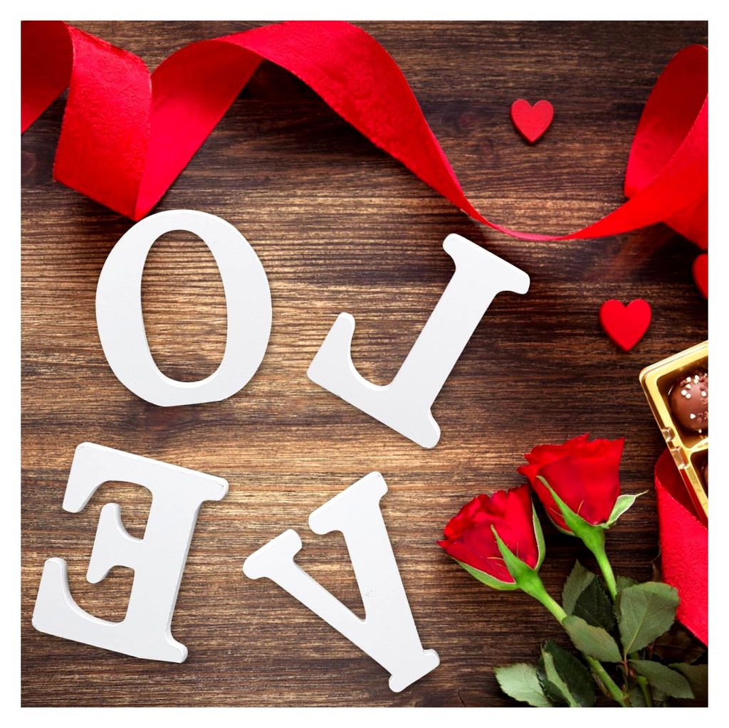 Holz Buchstaben Love Tischdekoration in Weiß für romantische Anlässe wie Hochzeiten und Partys