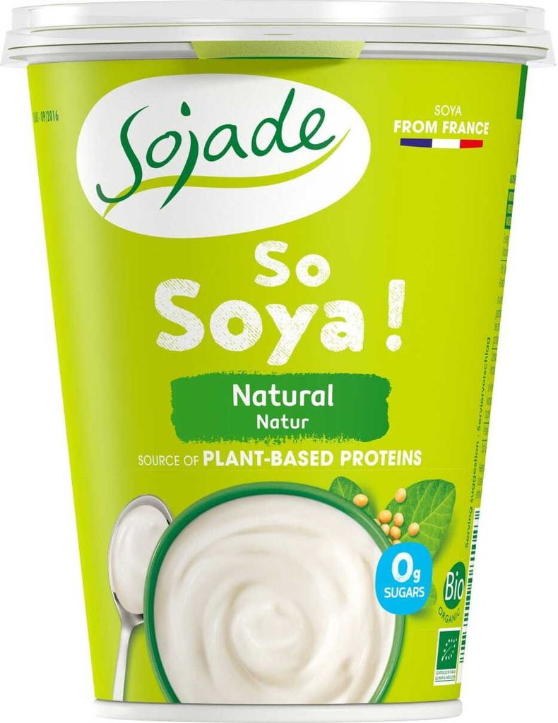 A tub of Sojade Soja-Alternative zu Joghurt Natur.