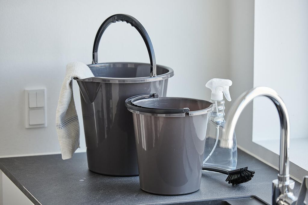 Kbelík s víkem Plast Team Berry 5 l tmavě šedý Obrázek produktu 6