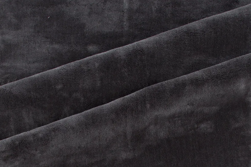 Tapis Gris Foncé Undra en Polyester Résistant et Doux - 240x170 cm
