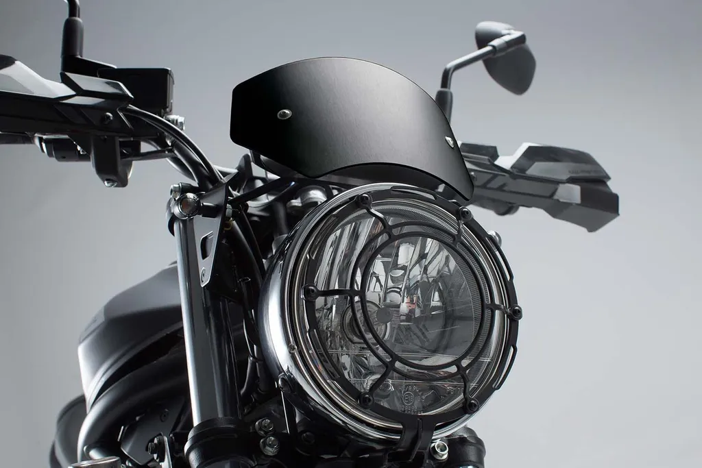 Pare-brise SW-Motech pour moto : protection optimale et design robuste