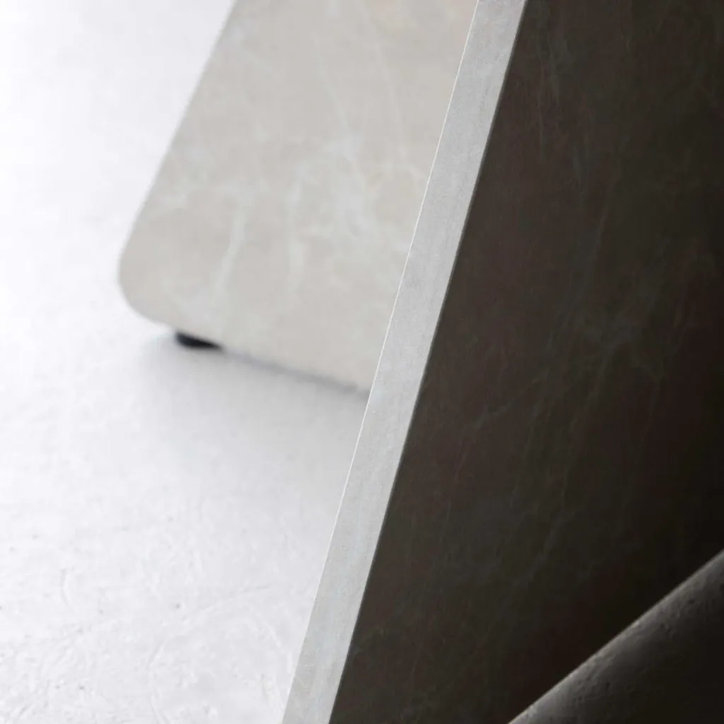 Table basse beige Bootcut en chêne clair avec piètement design unique - 13