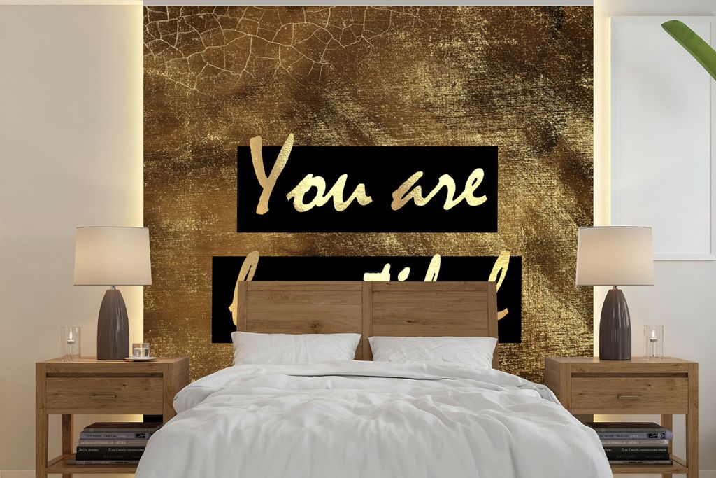 MuchoWow Fototapete für Wohnzimmer oder Schlafzimmer Wandtapete Vinyl Motivtapete Zitat - Schönheit - Braun - Gold - 350x350 cm - Schlafzimmert...