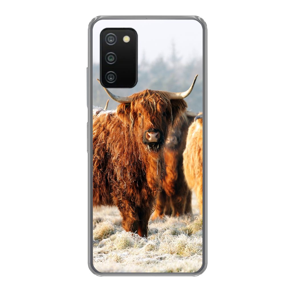 MuchoWow Handyhülle Schutzhülle Hülle für Samsung Galaxy A03s Schottische Highlander - Schnee - Wald Silikon Softcase Handy Hülle - Schutz