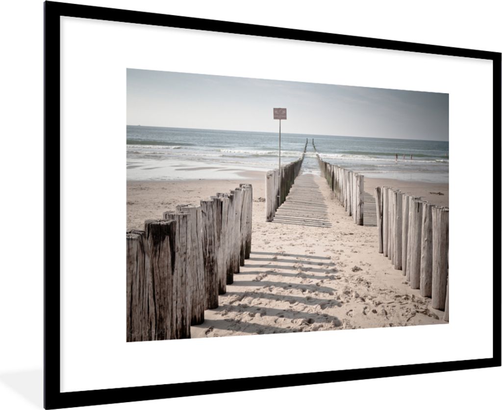 MuchoWow MuchoWow Gerahmtes Poster Strand - Zaun - Schatten 90x60 cm - Poster mit zchwarzem Bilderrahmen - Wanddekoration - Fotos