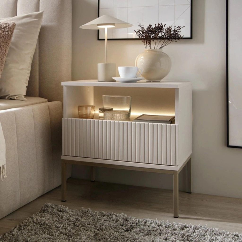 Nachttisch Lagos mit Metallfüßen in Farbton Cashmere + Produktbild 