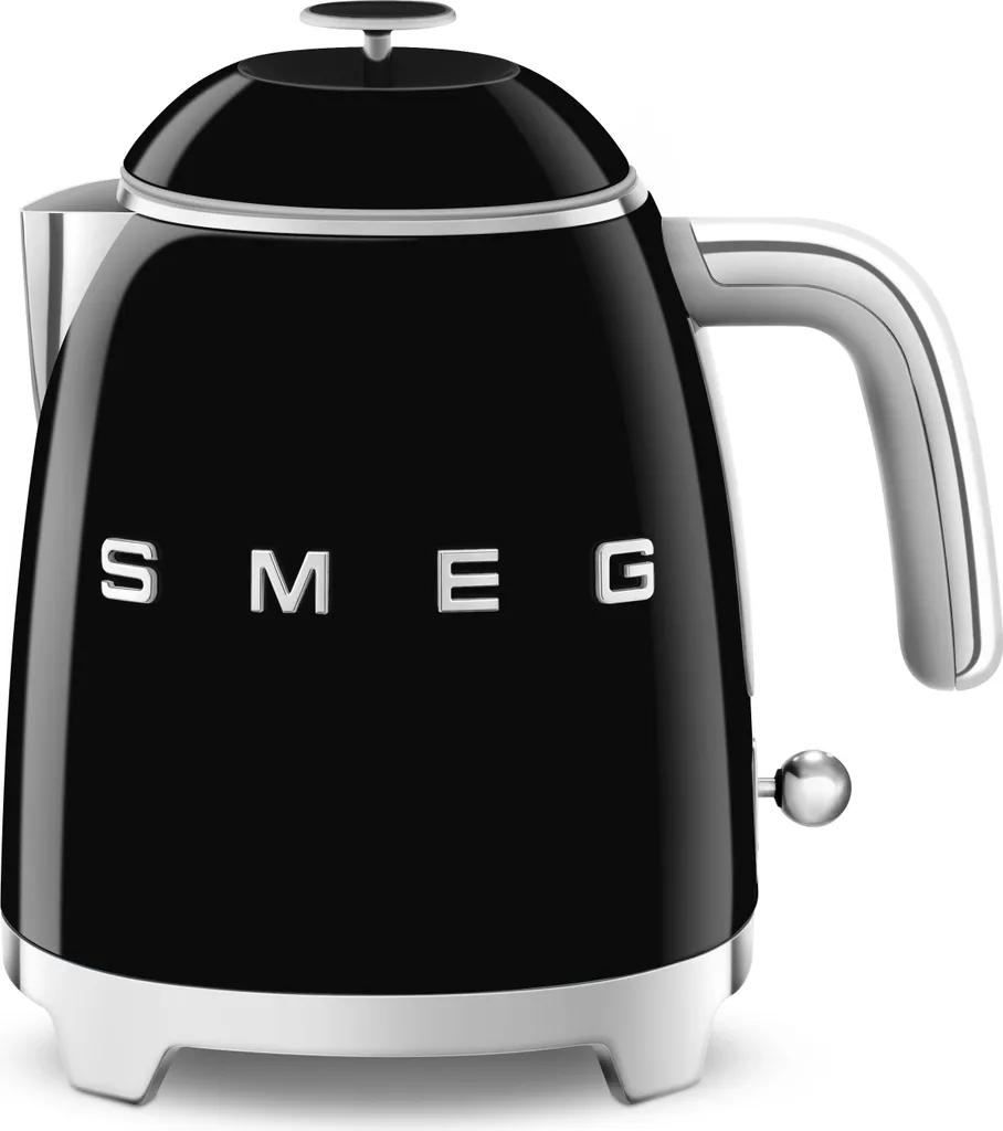 Recensione Smeg KLF05BLEU: Il Mini Bollitore Nero è un Must-Have?