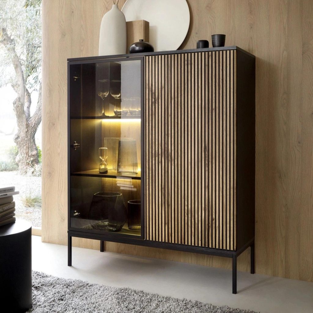 Vitrína Lagos 126 cm 2D dvoudveřová - moderní skleněná Obrázek produktu 
