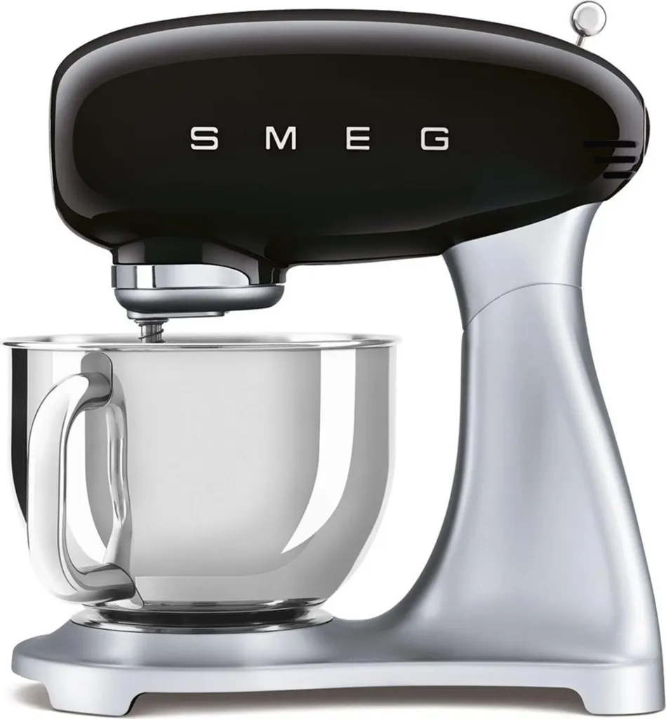 Fini les grumeaux : robot pâtissier Smeg 800W noir 4.8L mélange parfait