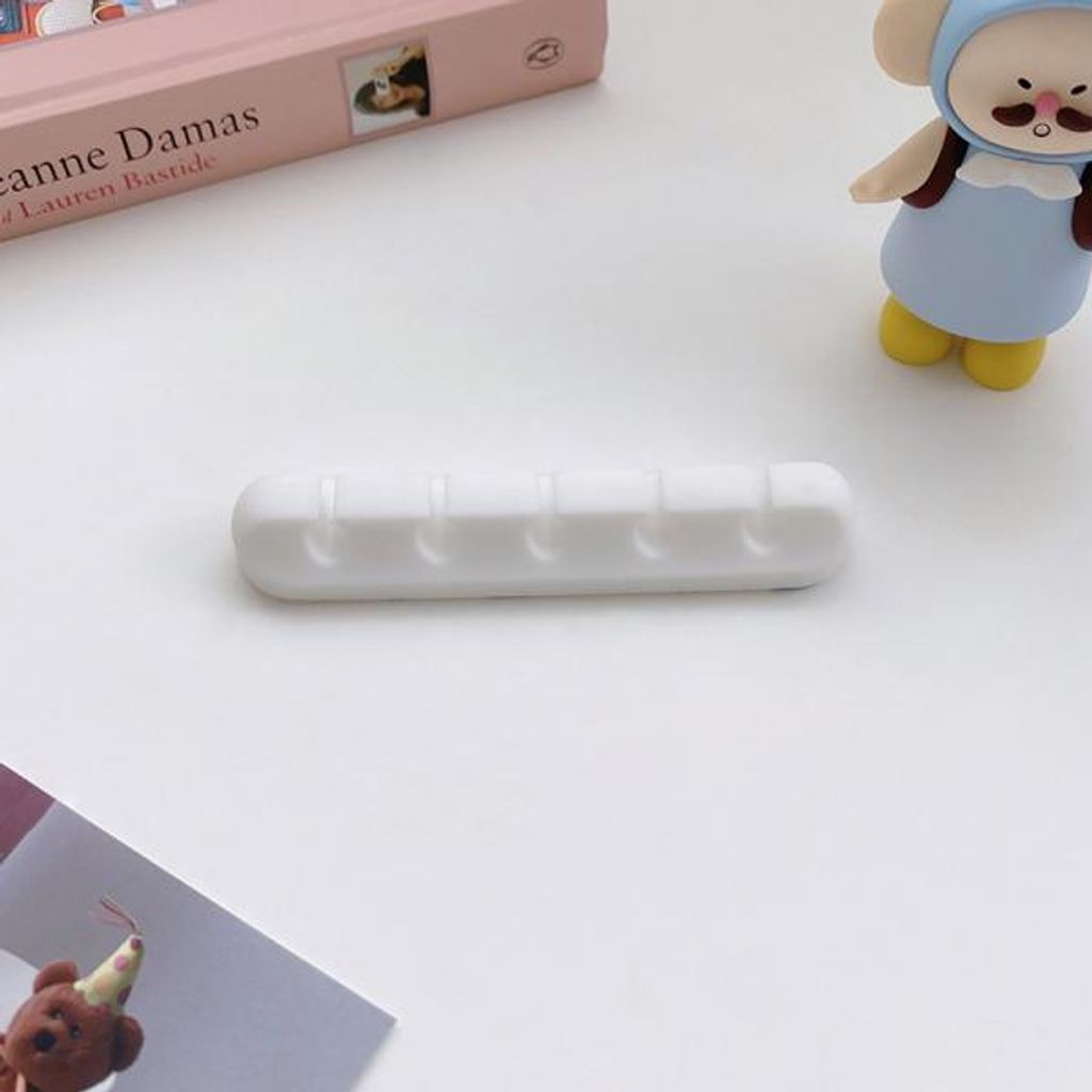 360Home Einfacher Stil weißes Datenkabel Ladekabel Sticky Cable Manager Fünf Löcher 9,8*2,3cm