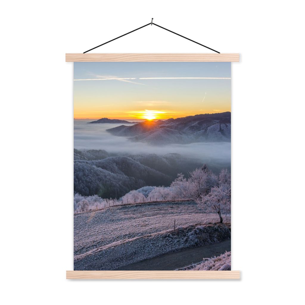 MuchoWow Textilposter Winter - Berge - Sonne - Abend 60x80 cm mit holzfarbenen Rahmen - Wandbild