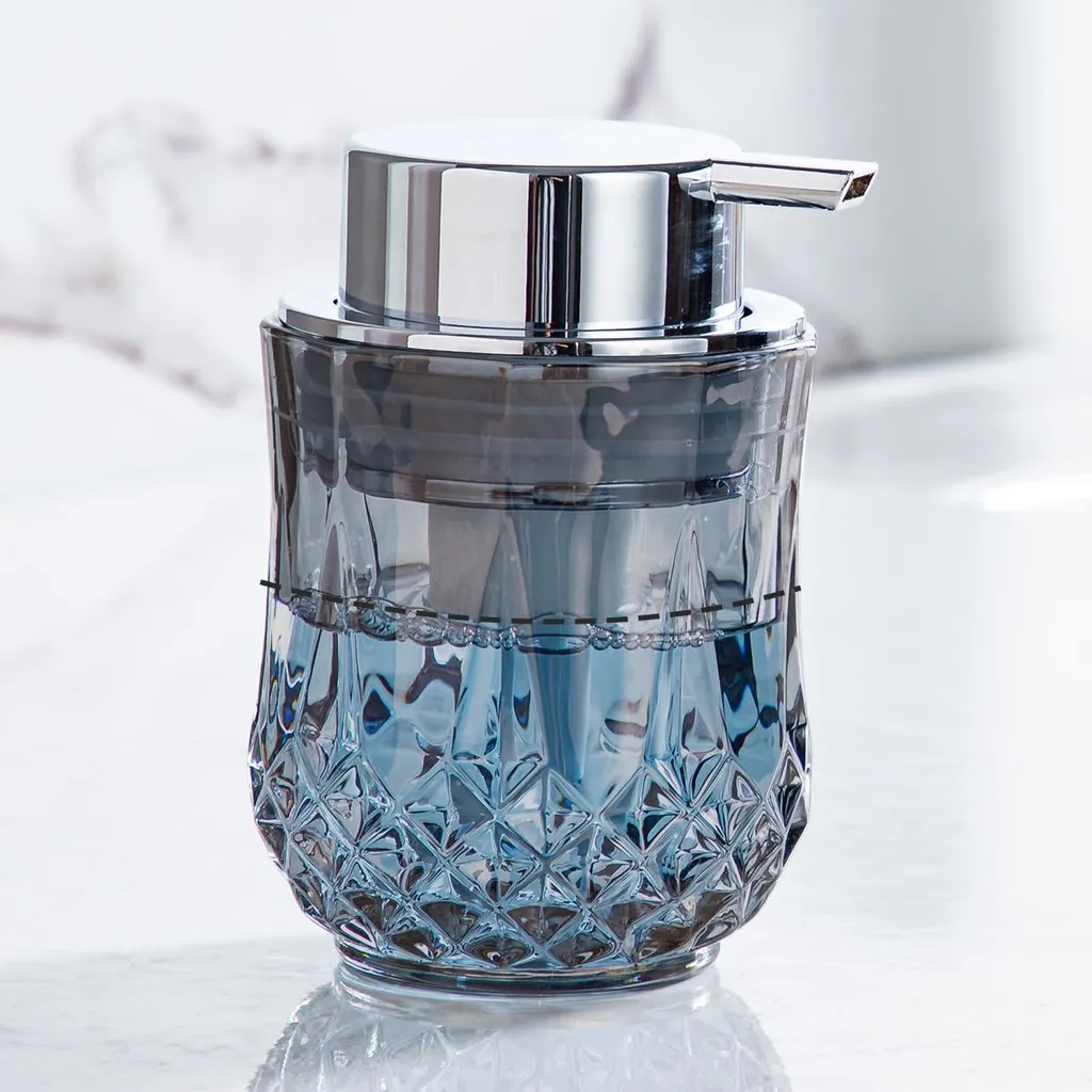 Flacon distributeur de savon rechargeable en verre argenté pour mains et corps