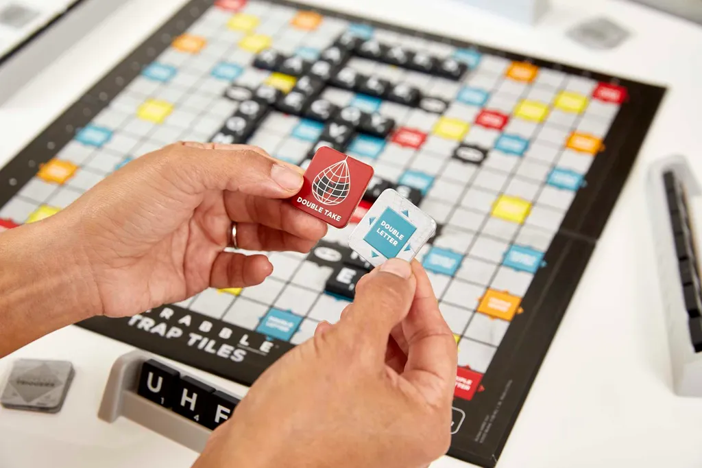 Scrabble Fallen-Gefahr Mattel avec Pièges Tactiques et Design Robuste