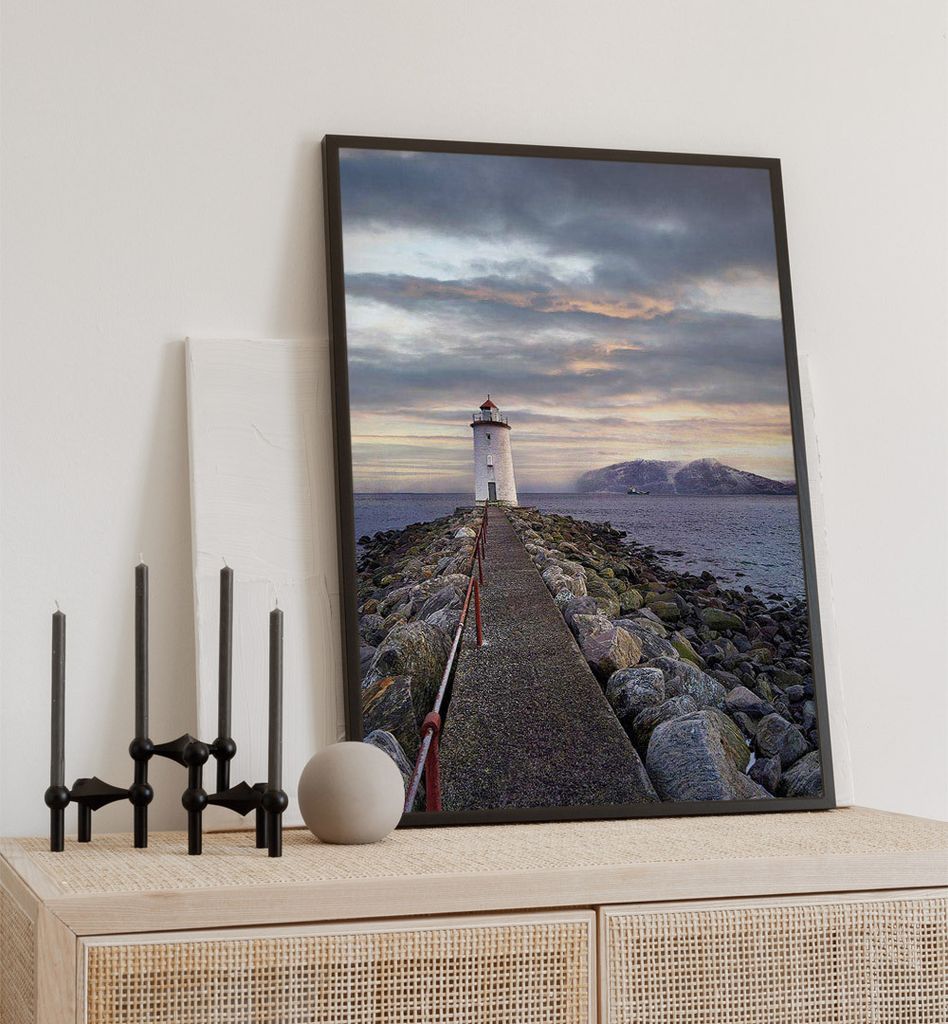 Poster Leuchtturm Steg, groesse_poster:21x30 cm, groesse_rahmen:schwarz Passepartout 30x40 cm