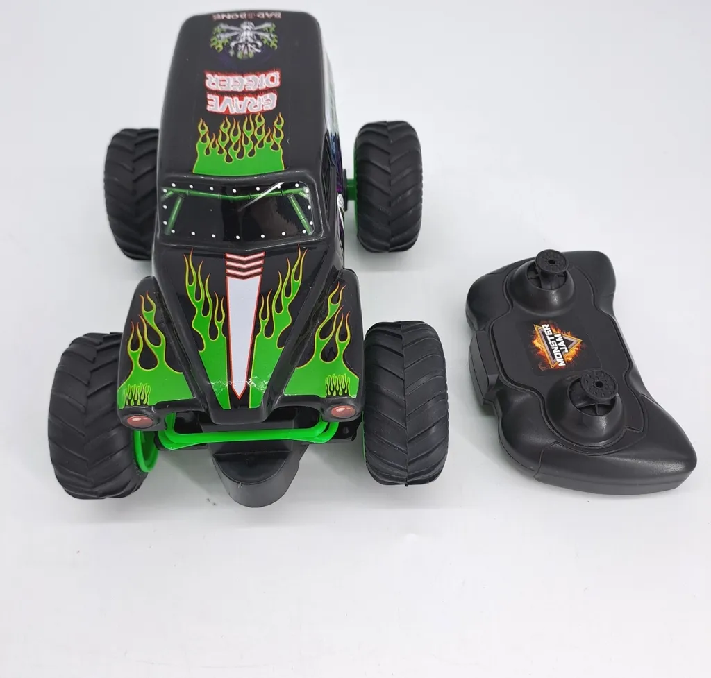 Grave Digger RC 1:24 Monster Jam : Voiture Télécommandée Anti-Interférence - 16