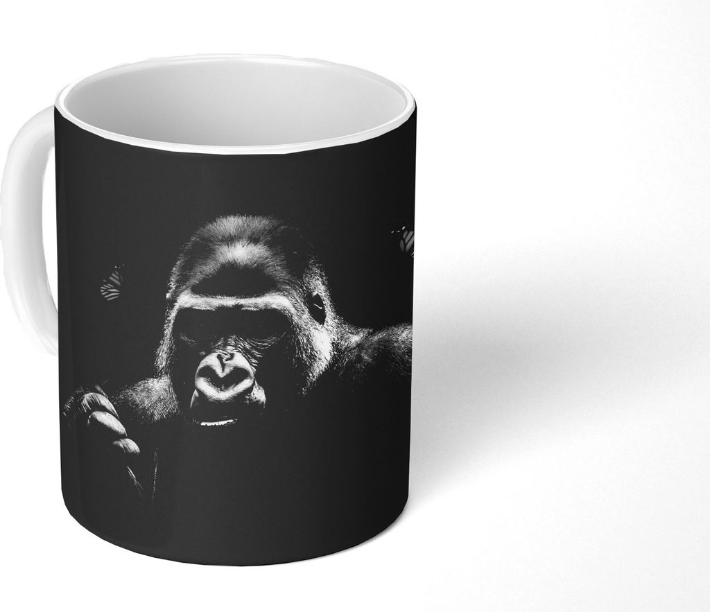 MuchoWow Tasse Kaffeetasse Kaffeebecher 350 ml Panorama mit Gorillas und Schmetterlingen im Dschungel - schwarz und weiß Teetasse - Fototasse - ...