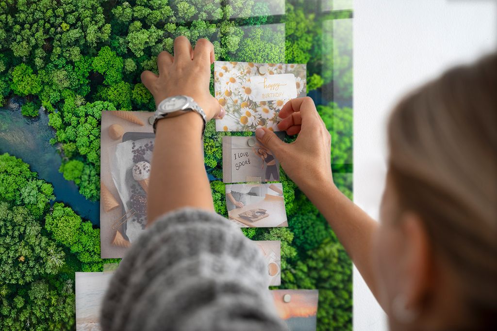 Magnetisch Tafel Magnettafel - Magnetpinnwand Memoboard - Notiztafel verschiedenen Designs - 90x60 cm - Fluss im Wald