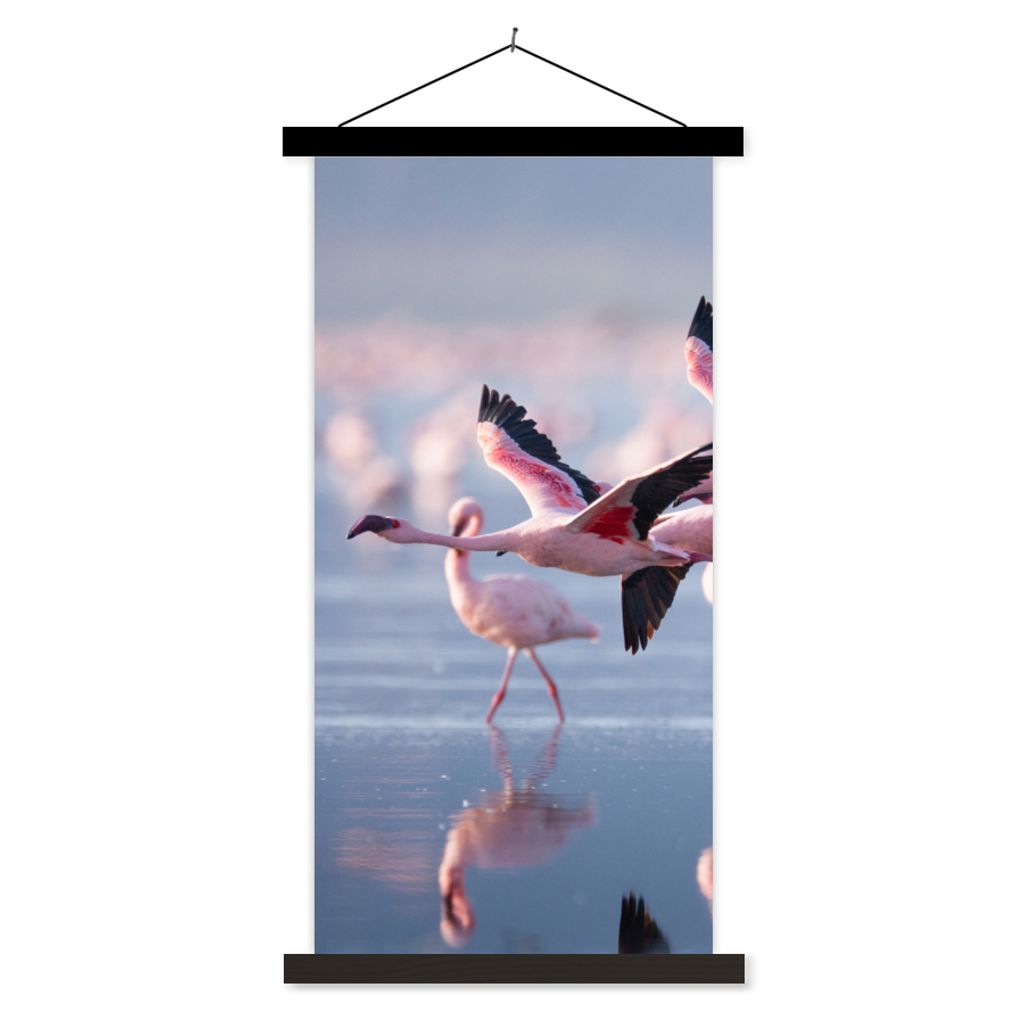 MuchoWow Textilposter Flamingo - Vogel - Wasser - Rosa 60x120 cm mit schwarzem Rahmen - Magnete