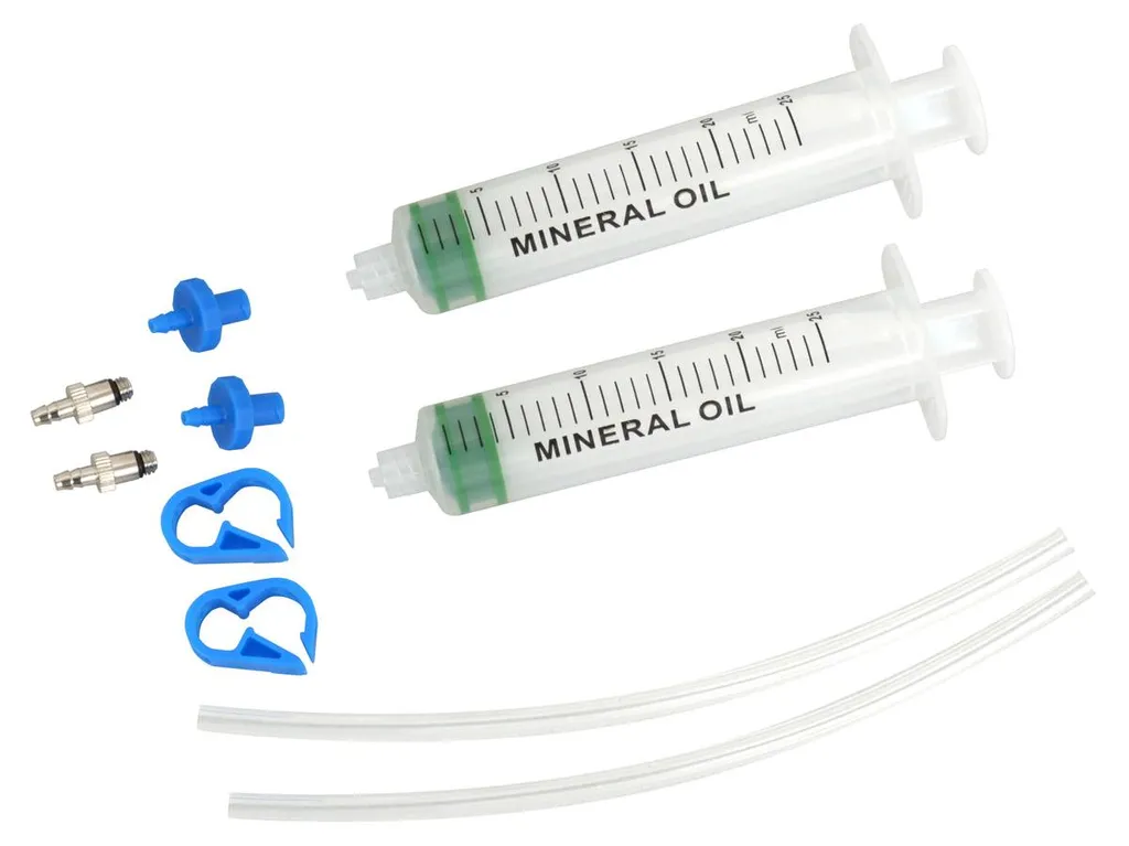 Réparer levier mou : Kit purge Formula Cura pour freins huile minérale