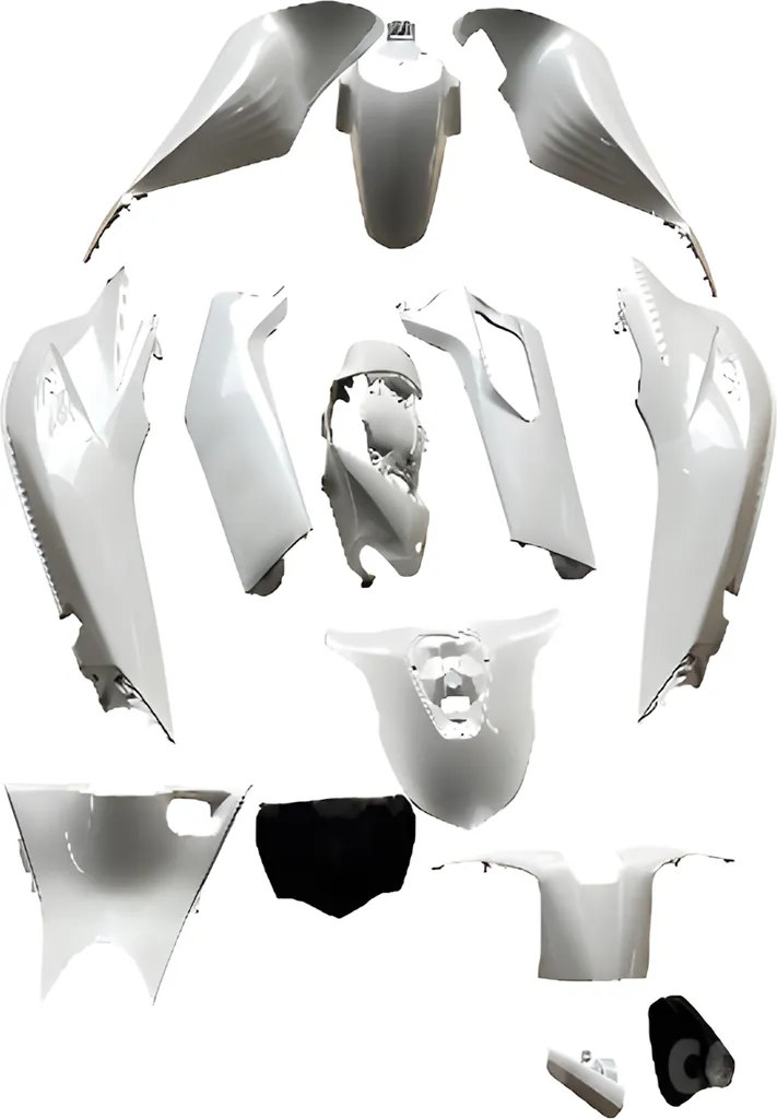Remplacer carénage rayé de Honda SH avec le kit TNT 13 pièces blanc