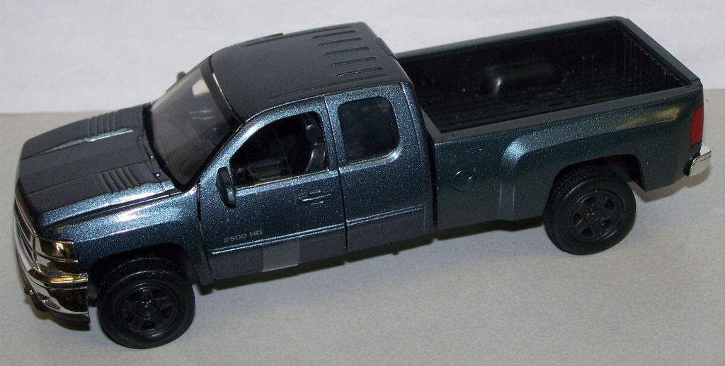 CHEVROLET Silverado 2500HD, NEW54473A, Maßstab1/32, NEWRAY
