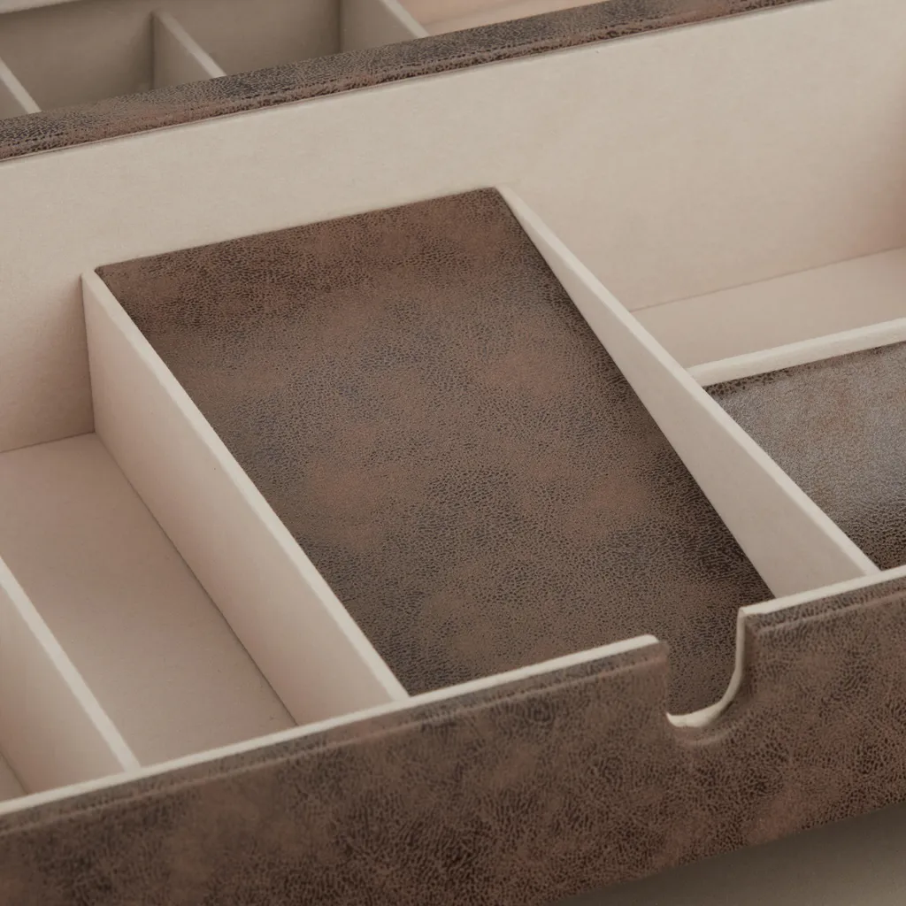 Coffret à bijoux rectangulaire aspect cuir avec compartiments variés