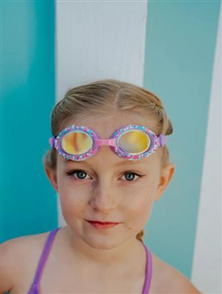 Lunettes de natation pour cours de piscine et vacances à la mer