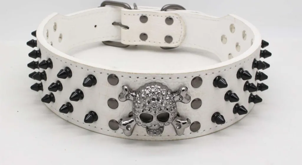 Collare per animali domestici con rivetti a teschio, collare per cani di taglia grande, media e piccola, collare per cani in Pelle fintaPoliuretanocon teschio regolabile, bianco, 5x56 cm