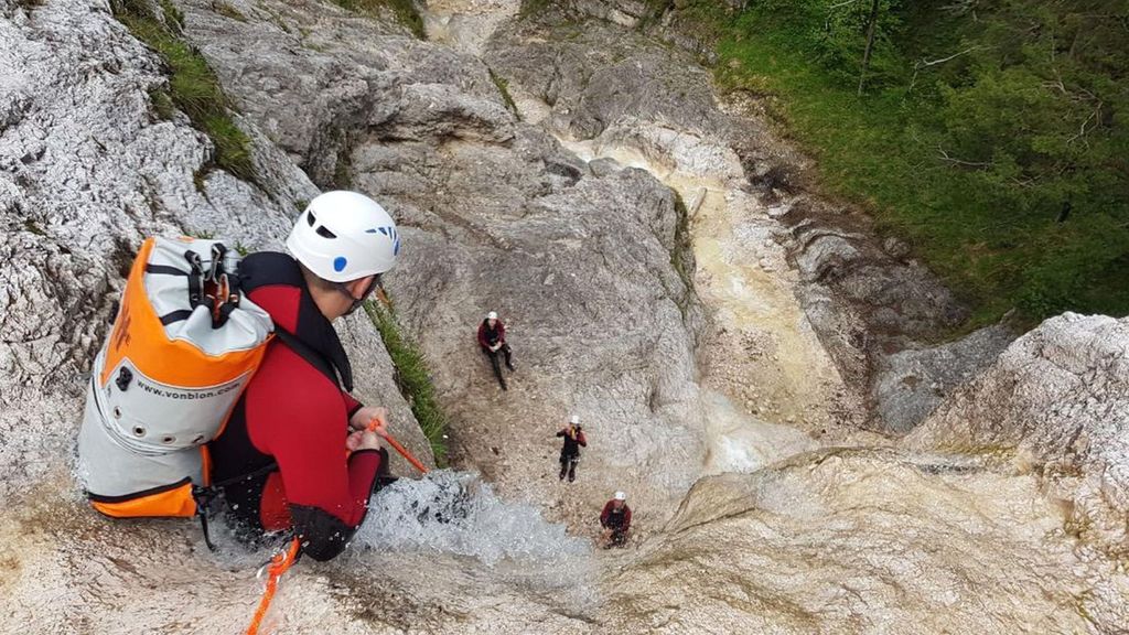 Jochen Schweizer Canyoning Tour Schneizlreuth für 2; Erlebnis verschenken oder selbst erleben; Gutschein gültig für 2 Personen