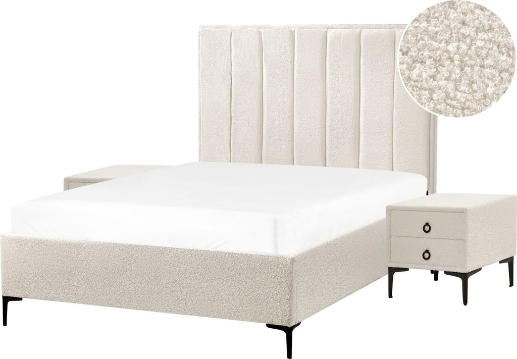 BELIANI Bett mit 2 Nachttischen Cremeweiß Bouclé Gesteppt mit Hohem Kopfteil Bettkasten Lattenrost 140x200cm Hochklappbar Schlafzimmer Komplett Set