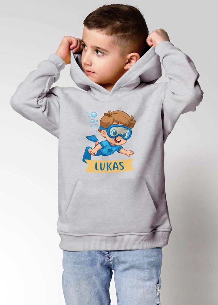 Kinder Hoodie Jungen mit Namen Geschenk Schwimmen Tauchen personalisiert Jungengeschenke Kapuzenpullover Grafik Print Comic Stil Moonworks