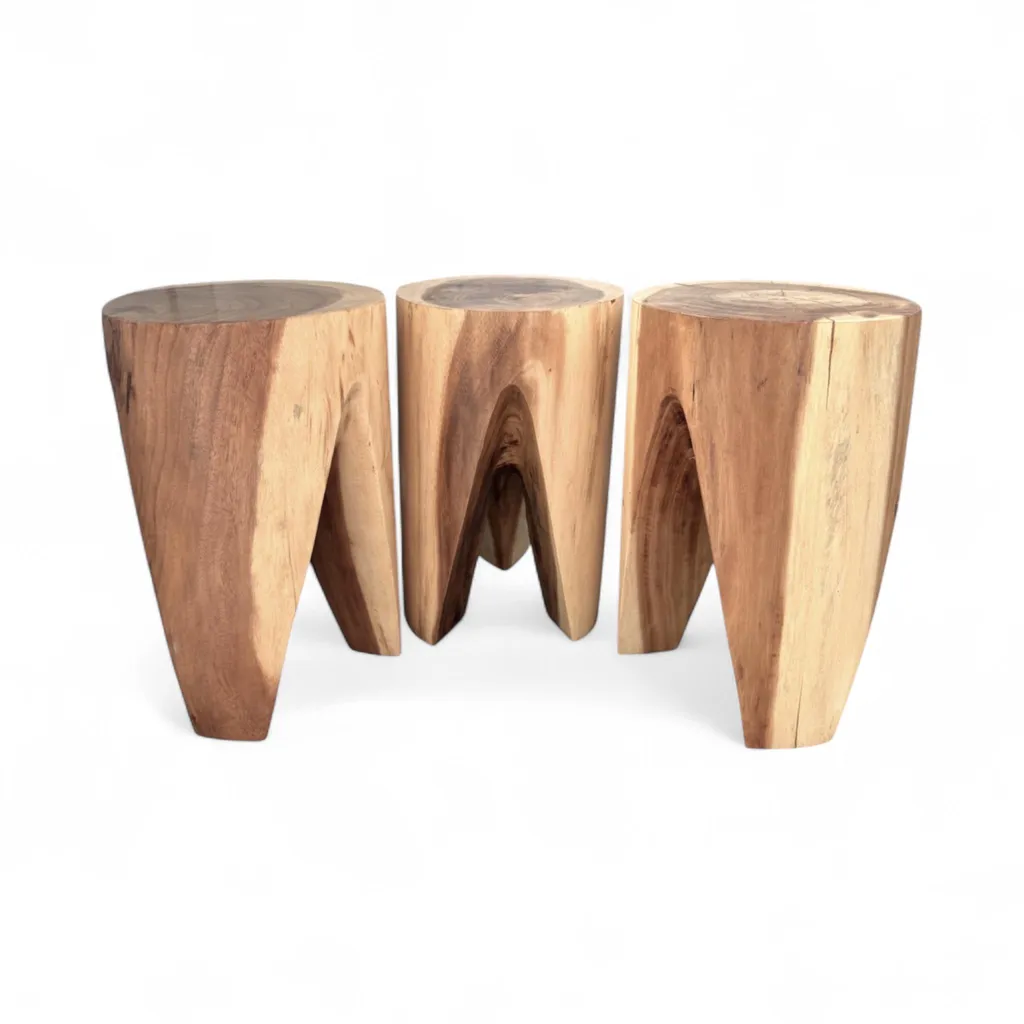 Petit meuble de rangement en bois massif robuste - Solution pièce unique