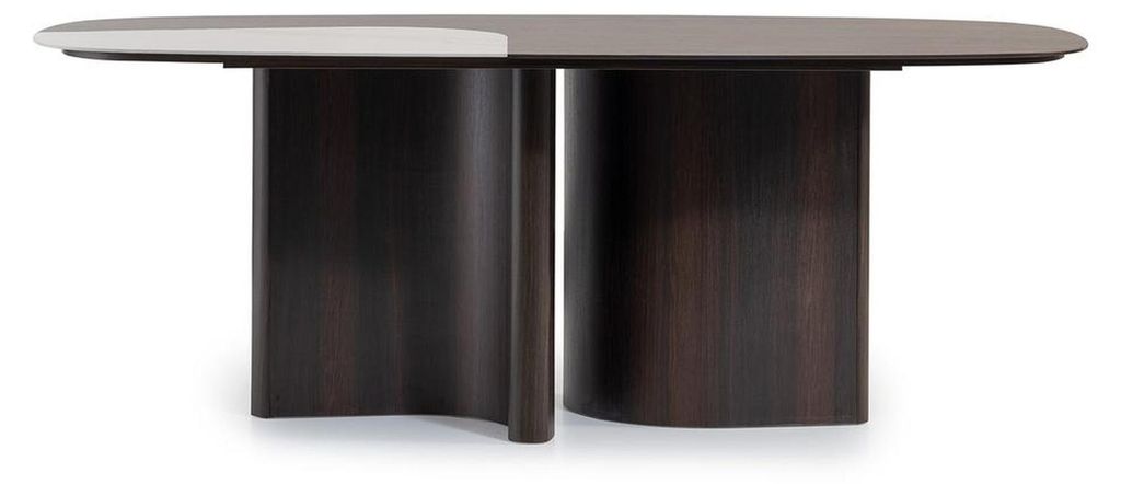 Eleganter Holztisch in Braun für Esszimmer im klassischen Stil