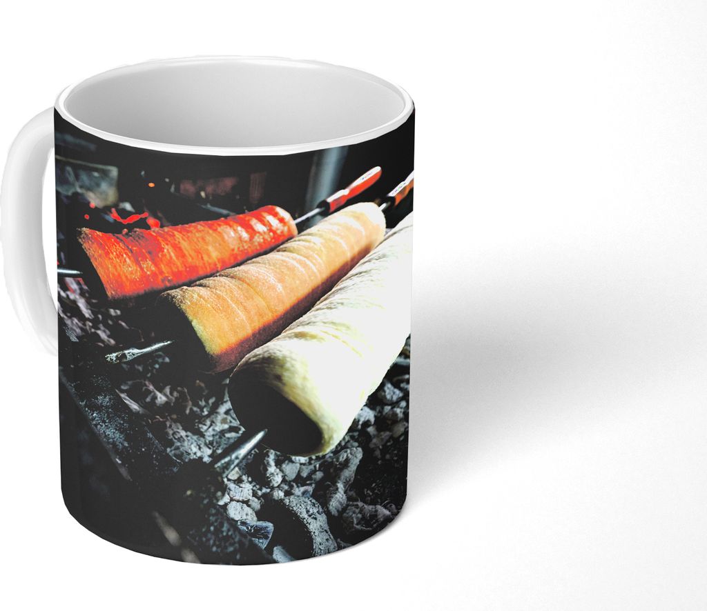MuchoWow Tasse Kaffeetasse Kaffeebecher 350 ml Rumänisches Brot mit Zimt und Zucker Teetasse - Fototasse - Becher - Keramikbecher - Teebecher - ...