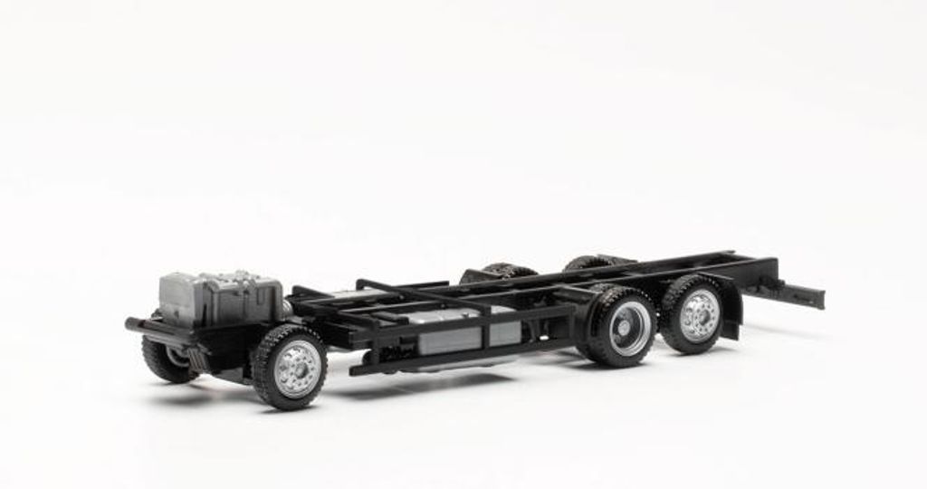 Herpa 085601 - 1/87 Teileservice LKW-Fahrgestell Volvo Volumenzug 7,82m,2 Stück