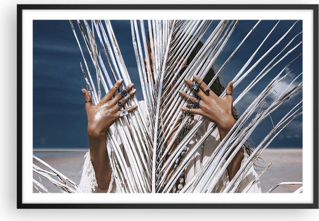 Gerahmtes Poster - Schwarzer Rahmen - Hände Finger Schmuck - 91,5x61 cm - Wand Bild - Wanddeko - Wandbilder - Kunstposter - Wandposter - Bilderrah...