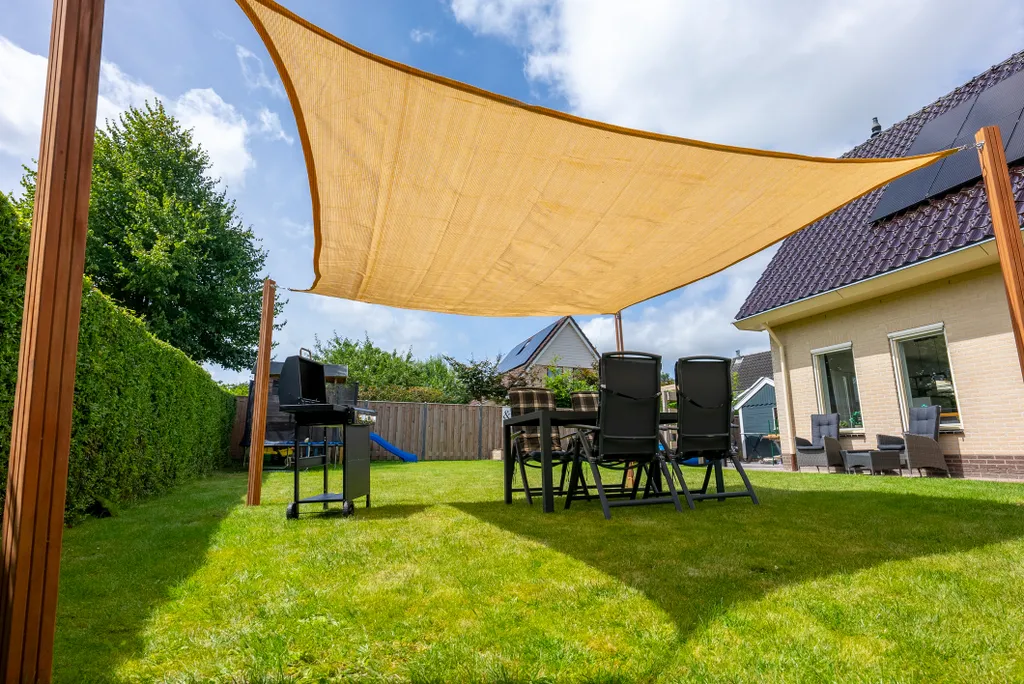 Voile d'ombrage carrée 4x4 m sable 320g/m² haute densité de qualité