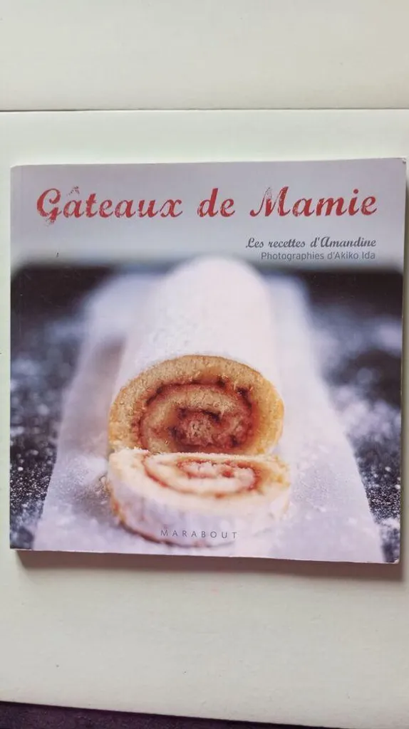 Grand livre de recettes Gâteaux de mamie par Amandine, reliure cartonnée