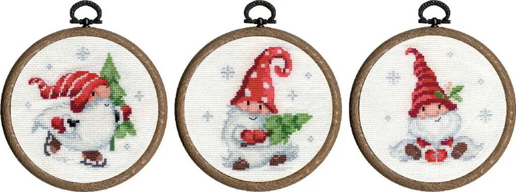 Kit broderie Gnomes de Noël 3 pièces Vervaco avec cadre bois de 10cm
