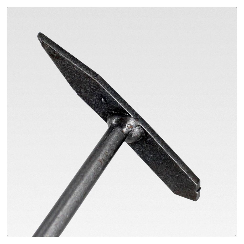 Fugenkratzer aus geschmiedetem Borstahl mit Eschenholzstiel, Gesamtlänge: 149 cm, Klingenmaße: 9,5 x 1,5 cm, geeignet für rückenschonendes Entf...