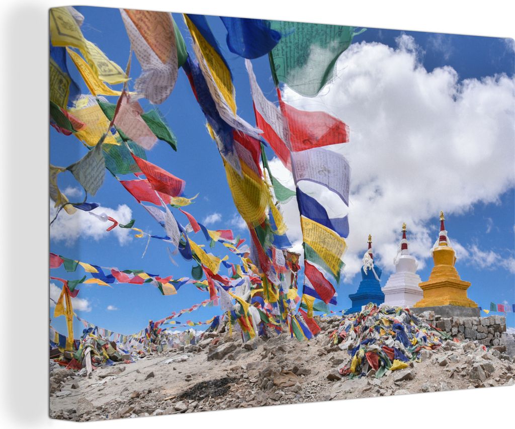 OneMillionCanvasses - Leinwandbilder - 150x100 cm, Bunte Fahnen und Stupas auf dem Lande in Tibet, Wandbilder Kunstdruck Wanddekoration