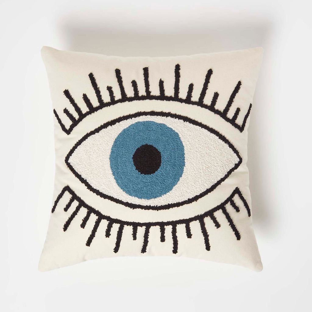 HOMESCAPES Tufted Kissen weiß mit Auge 45 x 45 cm - Dekokissen „Eye See You“