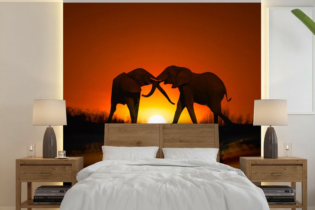 MuchoWow Fototapete für Wohnzimmer oder Schlafzimmer Wandtapete Vinyl Motivtapete Elefantenpaar bei Sonnenuntergang - 300x300 cm - Wanddekoration