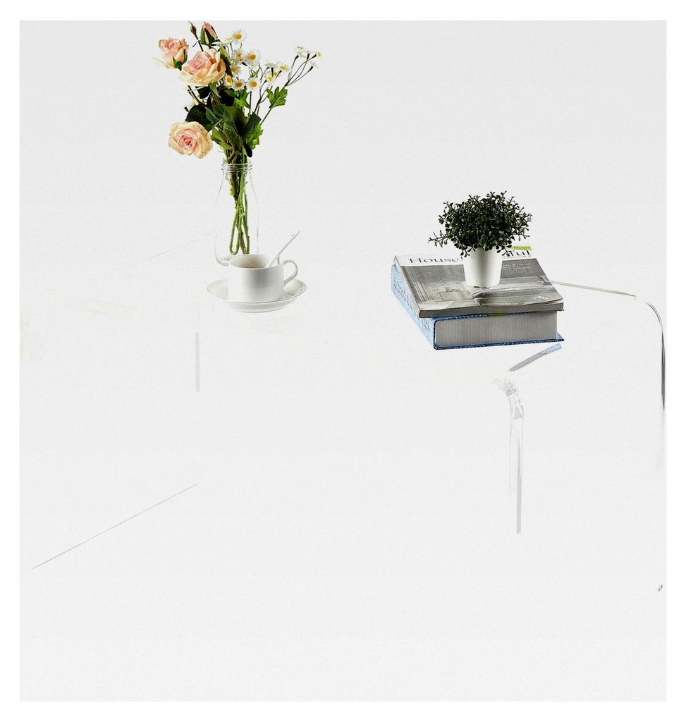 Kaffeetisch aus transparentem Acryl – modernes minimalistisches Design mit abgerundeten Kanten für arabisch inspirierte Wohnzimmer