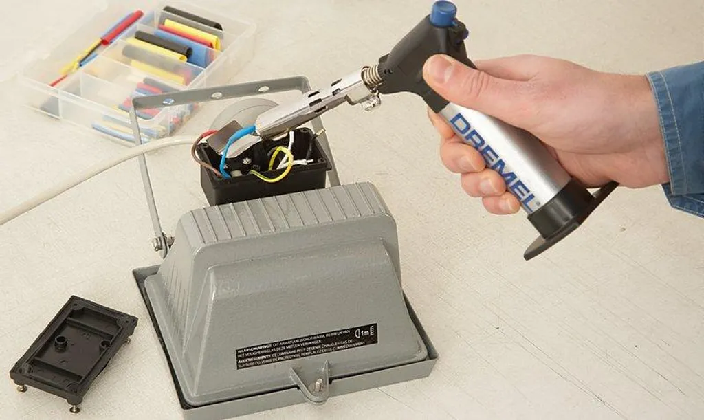 Dremel VersaFlame 2200-4 Chalumeau à Gaz Butane Stationnaire Polyvalent