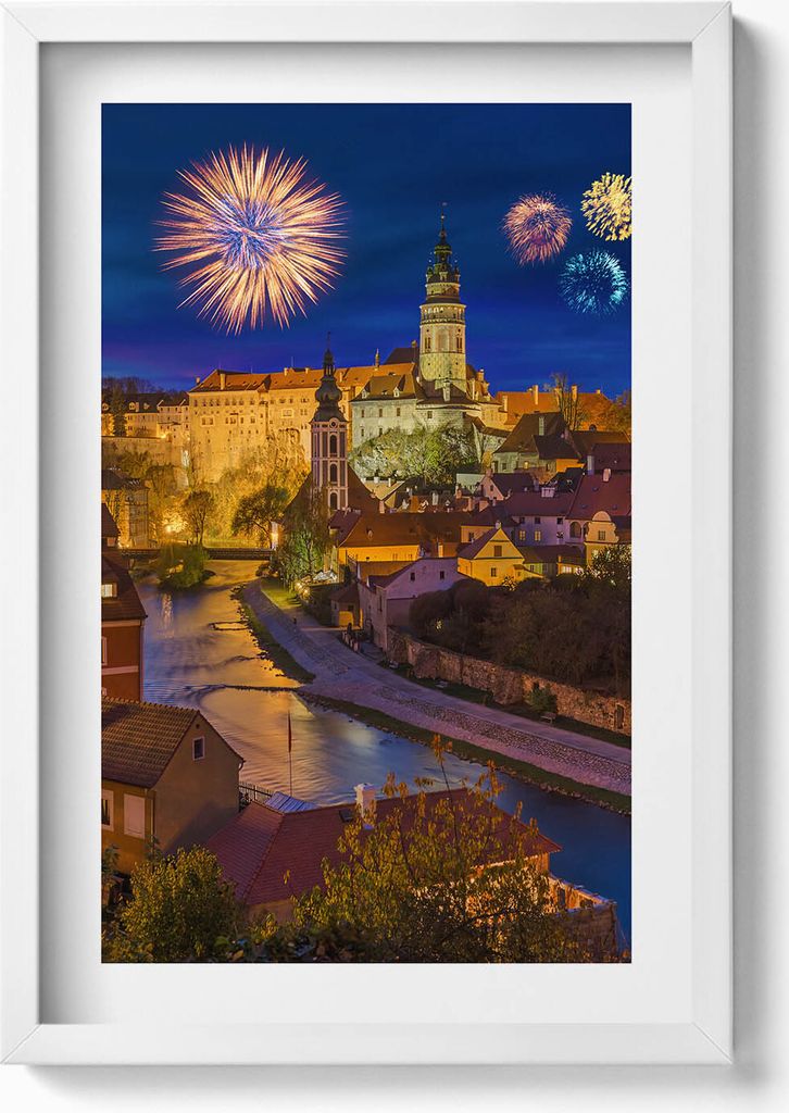 Feuerwerk Krumlov Tschechische Republik– Wandbild mit Rahmen – Gerahmtes Bild – Wanddekoration – 40x60 cm – Weiß