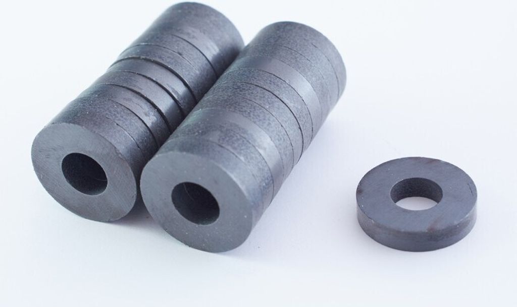 Ferrit Magnet Ringmagnet 23 x 10 x 4 F30 - 100 Stück, Extrem stark, Magnettafeln, Kühlschränke, Whiteboards, DIY