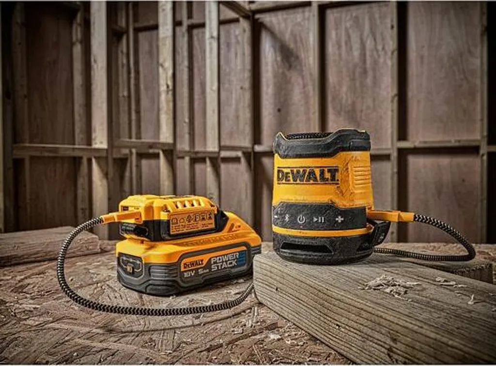 Enceinte Bluetooth Compacte DEWALT DCR009-XJ Rechargeable par USB-C - 11